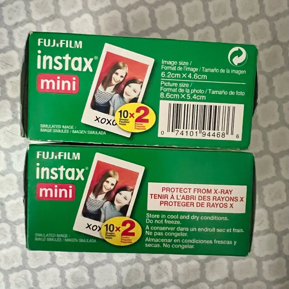 Fujifilm Instax Mini 11 Camera + Camera Case + Film